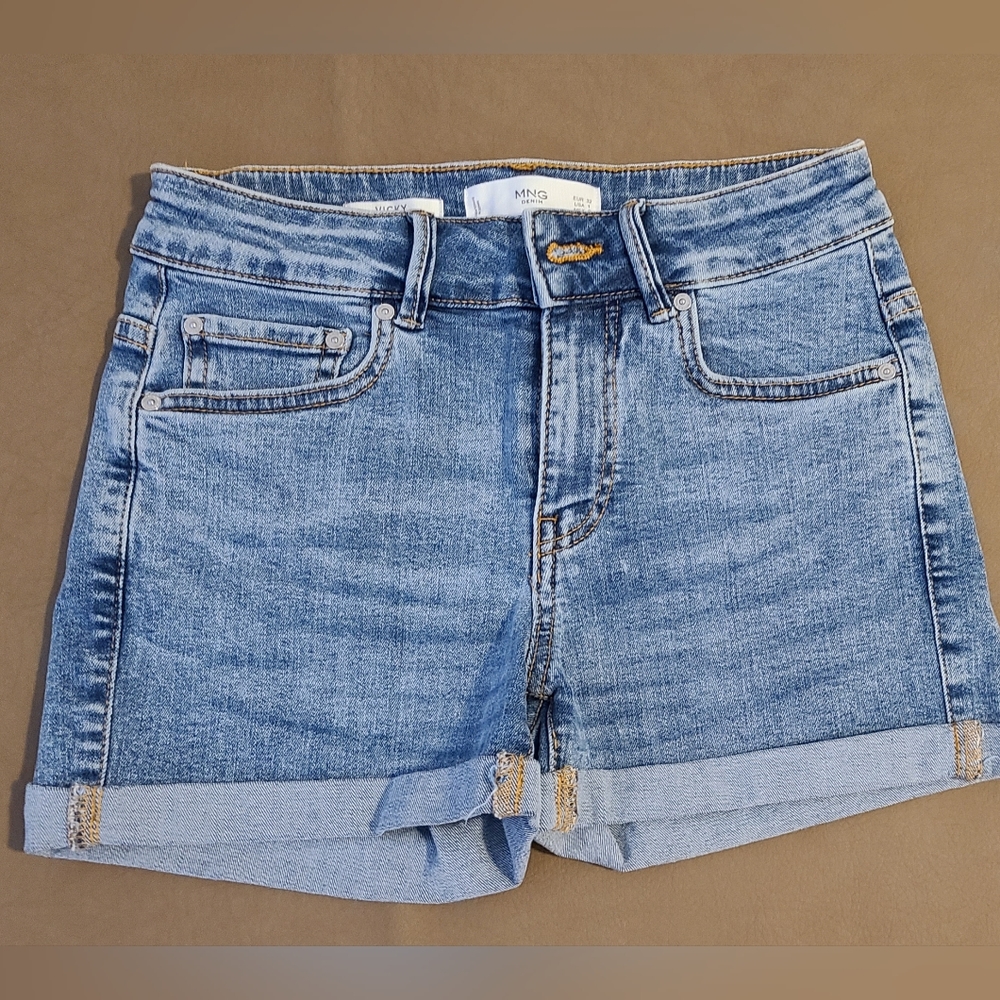 MNG Womens Denim Jean shorts. Light wash. Size 1